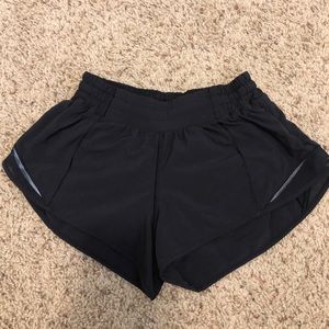 Lulu Lemon Hotty Hot Low Rise 2.5 Short